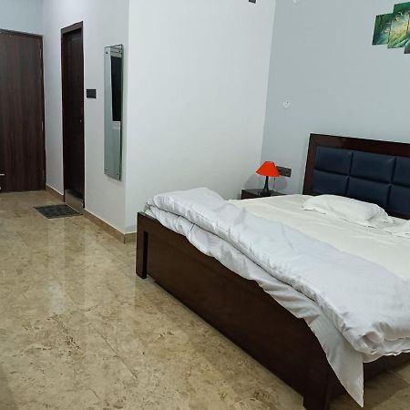Shivalik Residency - Hotel & Banquet Hall Bāra Banki Exterior photo