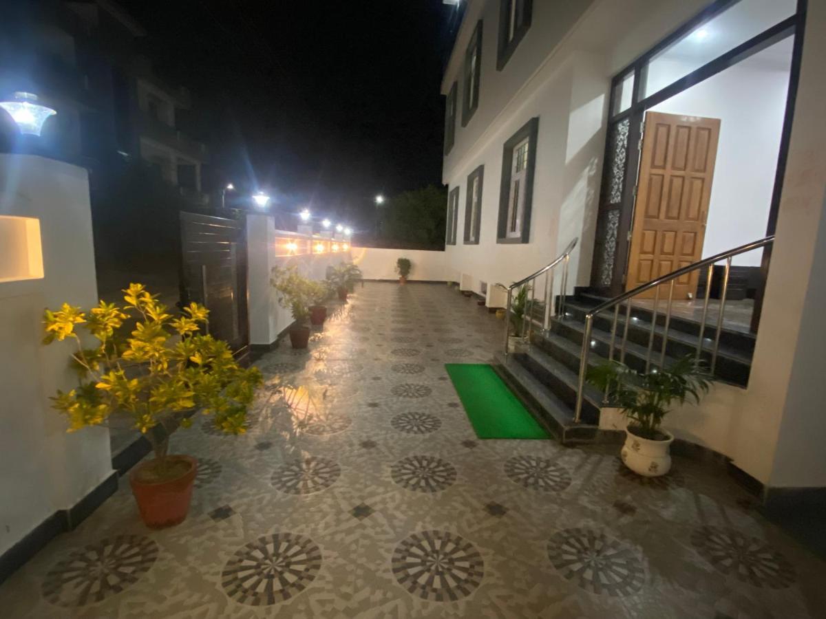 Shivalik Residency - Hotel & Banquet Hall Bāra Banki Exterior photo