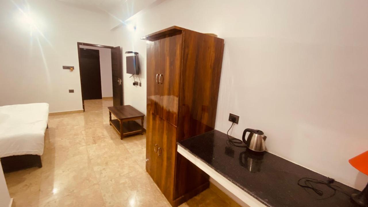 Shivalik Residency - Hotel & Banquet Hall Bāra Banki Exterior photo